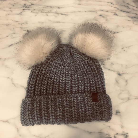 Roots Other - Roots gray pompom hat